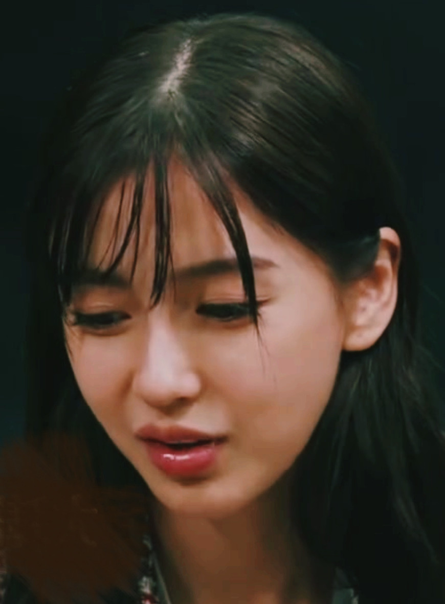Angelababy上《向往的生活》贴双眼皮贴！强大的后期也救不了她了
