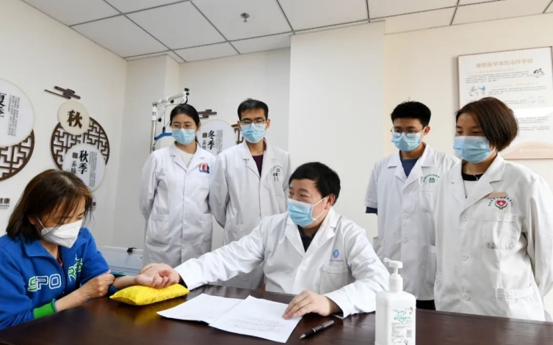 武汉硚口区：打造社区里的中医院 新时代的健康中心