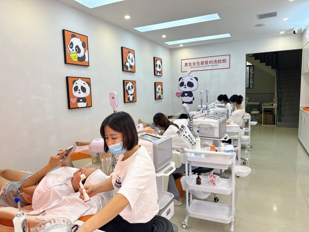 洗脸熊携手分众传媒九城联动霸屏电梯广告抢占万亿生活美容市场